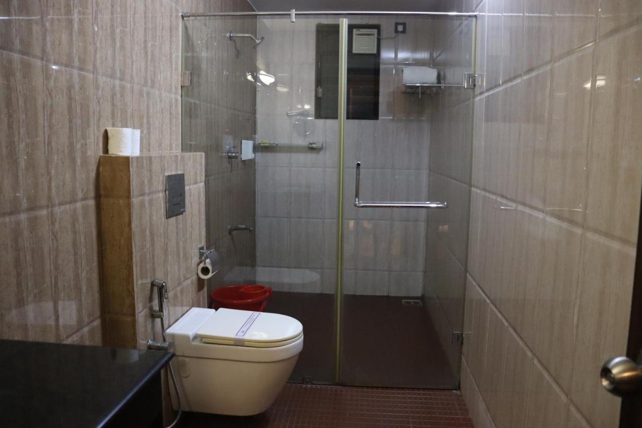 Hotel Madhuvan Serai Манипала Экстерьер фото