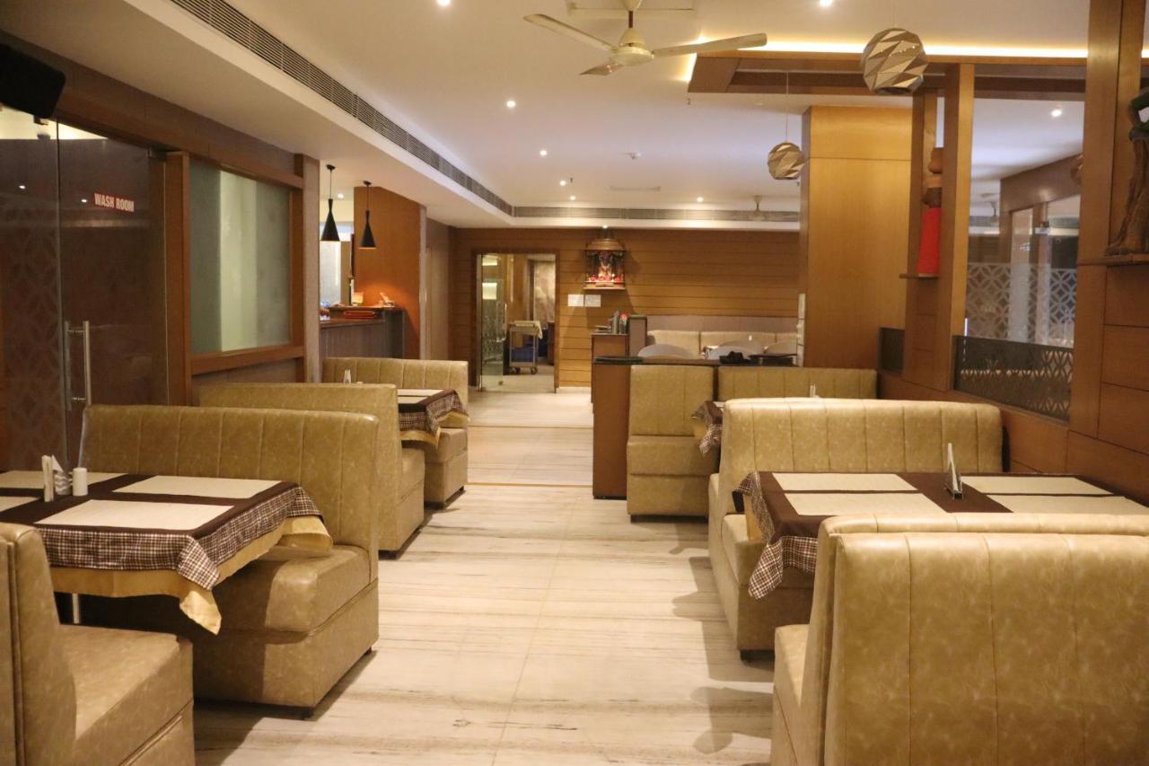 Hotel Madhuvan Serai Манипала Экстерьер фото