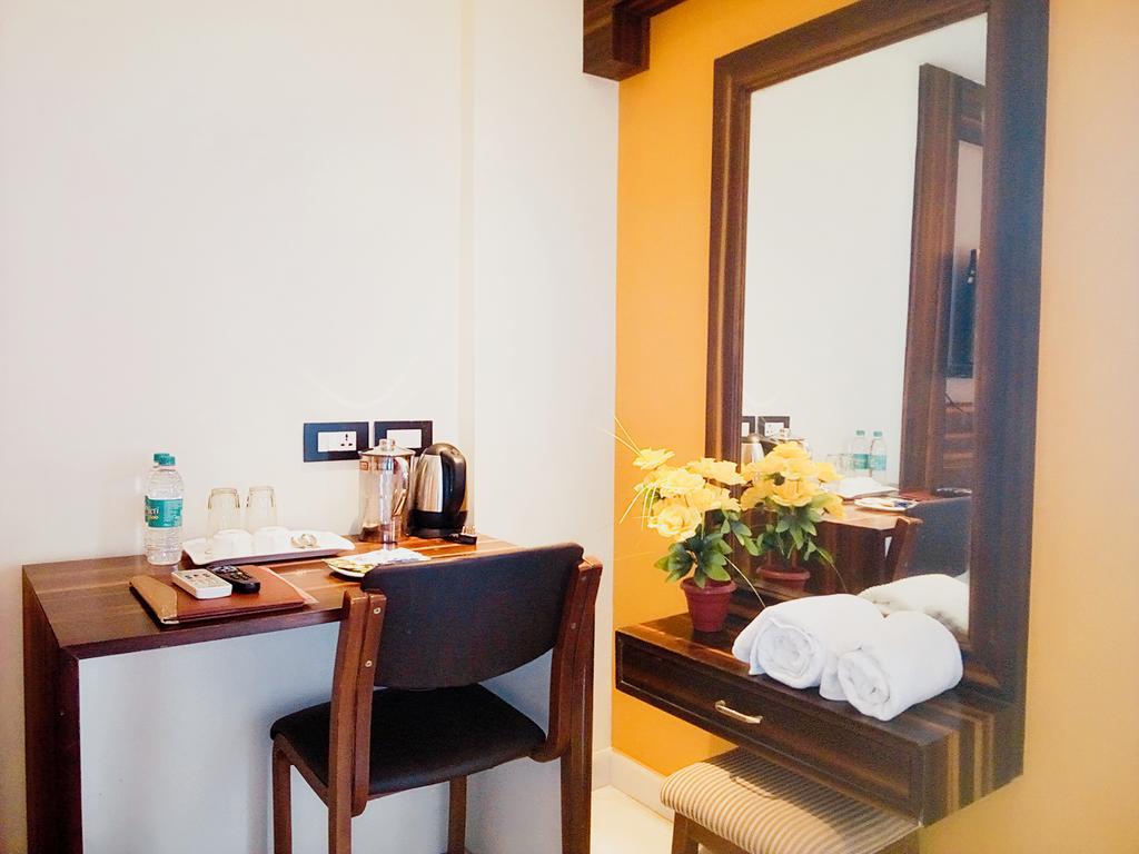 Hotel Madhuvan Serai Манипала Экстерьер фото