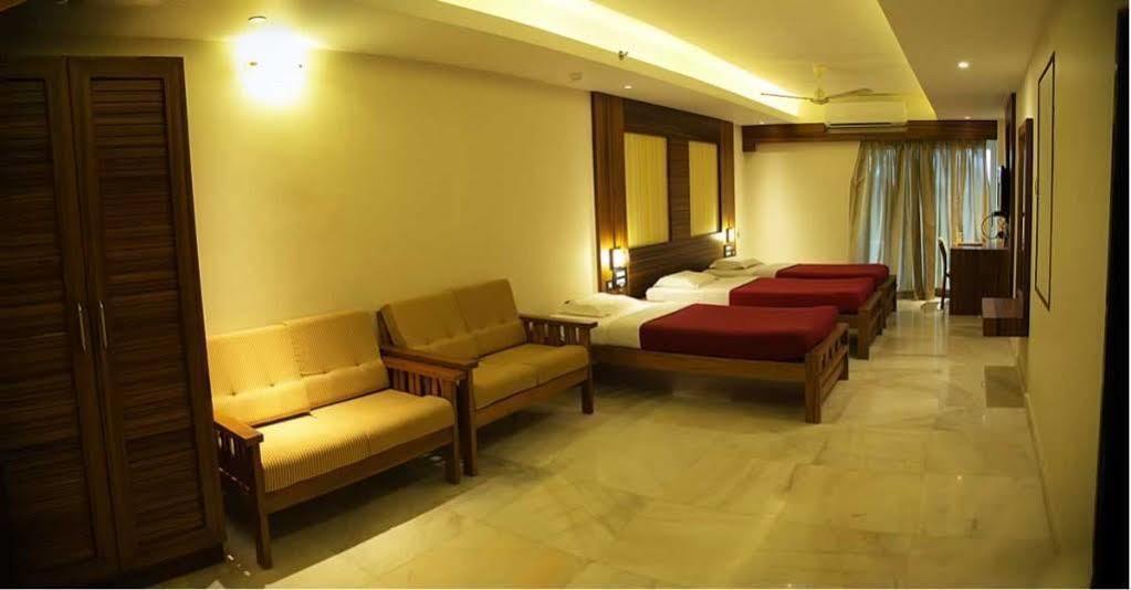 Hotel Madhuvan Serai Манипала Экстерьер фото