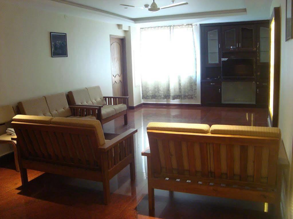 Hotel Madhuvan Serai Манипала Экстерьер фото