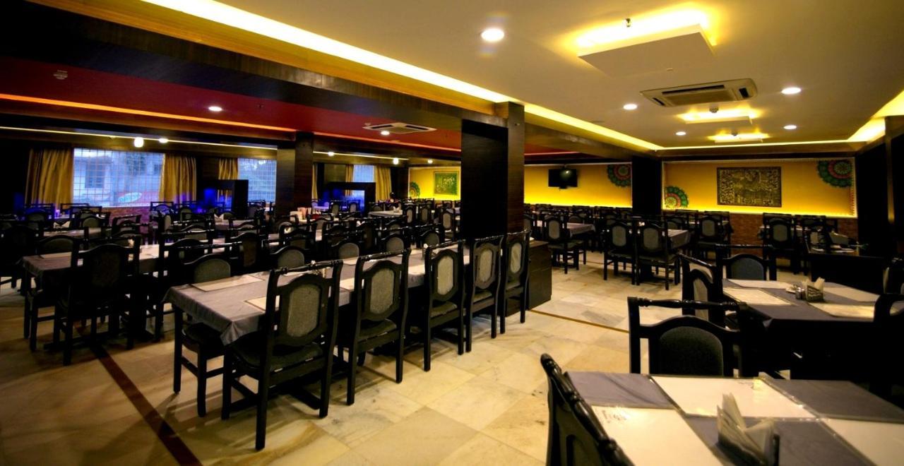 Hotel Madhuvan Serai Манипала Экстерьер фото